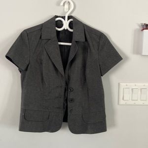 Women’s jacket in petite size 10